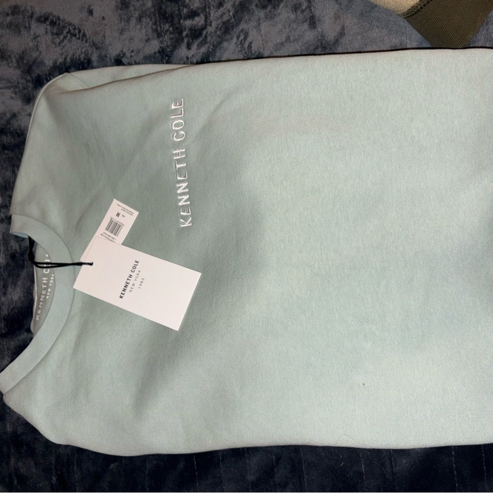Kenneth Cole Mint Green Crewneck $20 NEW w Tag